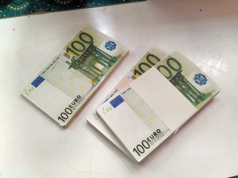 fajo billete moneda euro replica consultar